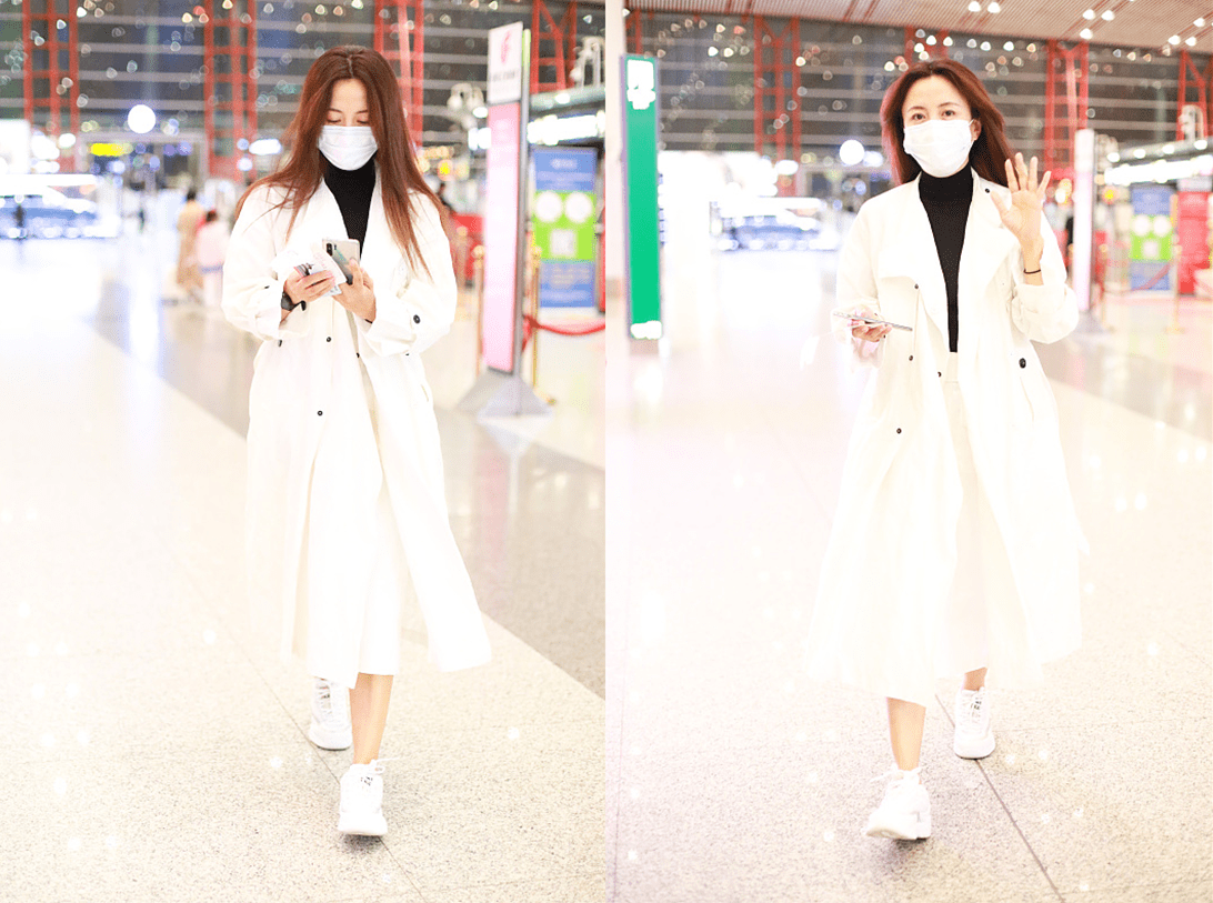 一身 快50岁的杨童舒老得挺明显,好在气质撑得住,一身穿搭精致不显老