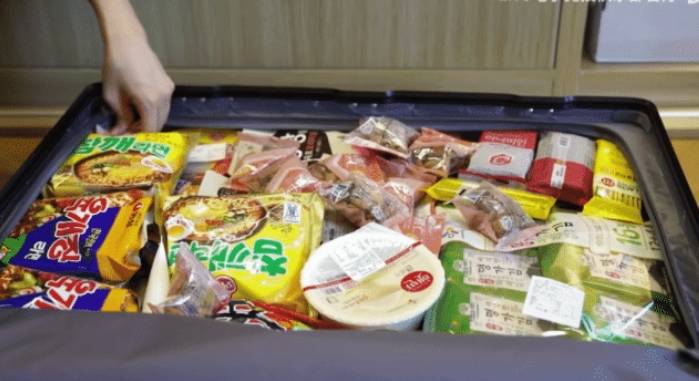 因为|冰岛饮食和国内差异巨大，LPL各战队带满零食，堪称小卖部