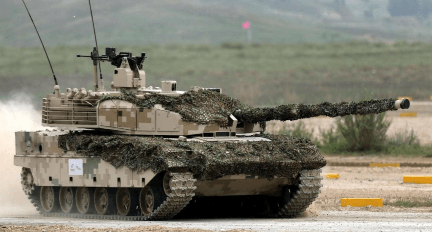 70吨与67吨,最强主战坦克之争,阿玛塔t-14可以轻易粉碎豹2a7_作战