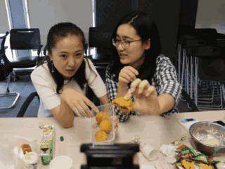搞笑gif動圖：快來人啊，這狗是碰瓷的！ 搞笑整蠱 第8张