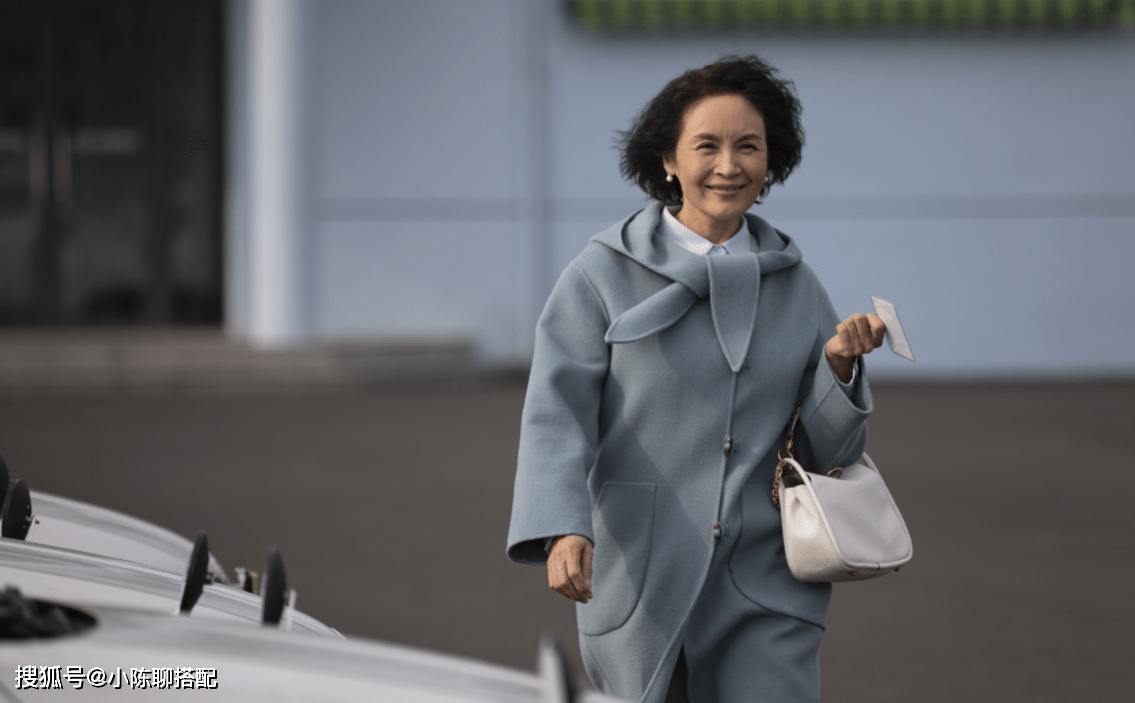晓英 越老越优雅的典型，还要看宋晓英！66岁穿衣有术，妈妈们照着穿搭
