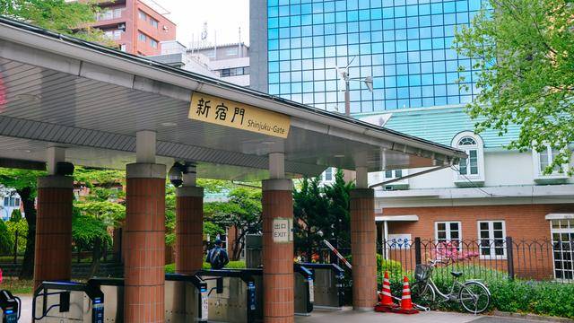 新宿御苑 繁华闹市里美得不可思议的公园 东京 言叶之 时候