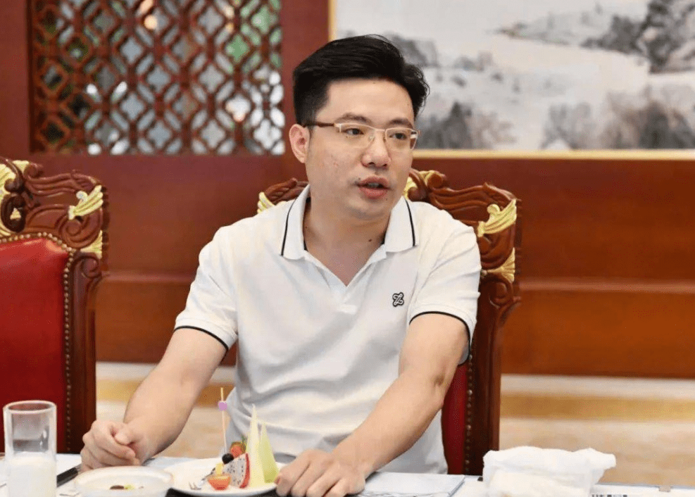 原创马老师是真的起飞了,领导约饭局,宣传芜湖特色正能量