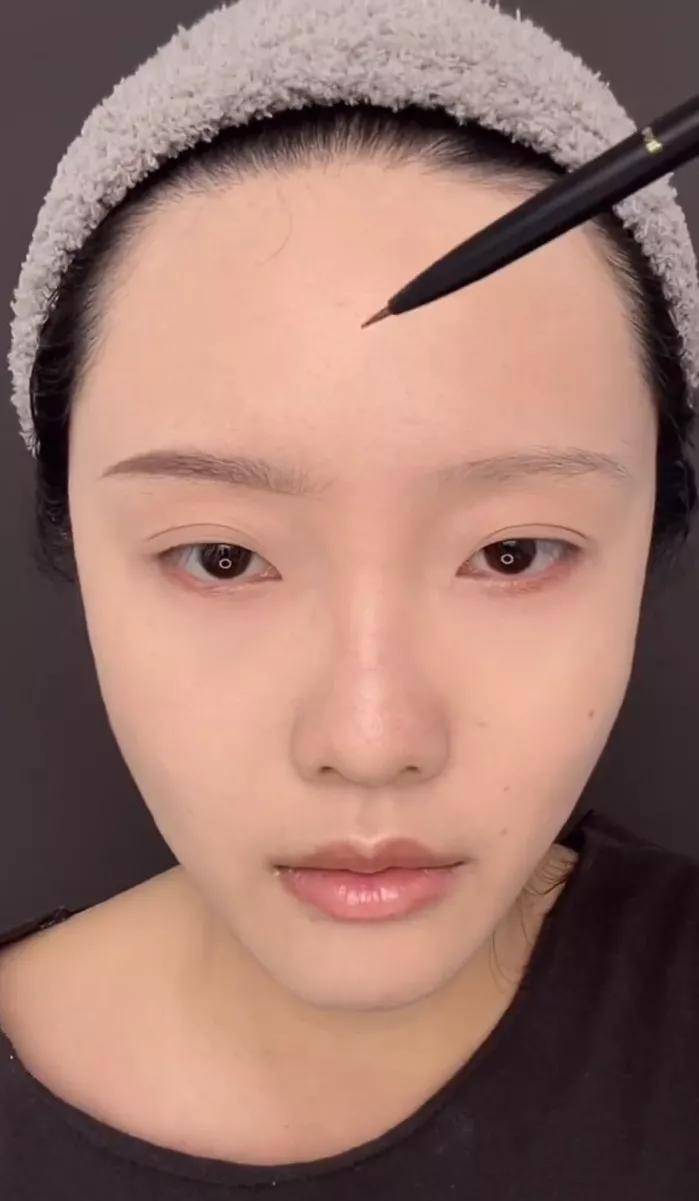 音分从呆瓜素颜到美漫小野猫，堪称徒手整形的抖音换头博主？