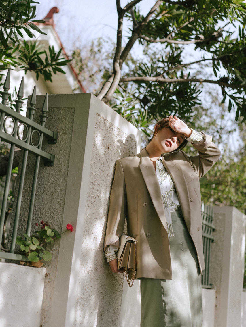 个性 秋装精选：气质小姐姐，用西服搭裙子诠释时尚与个性，小女生最爱