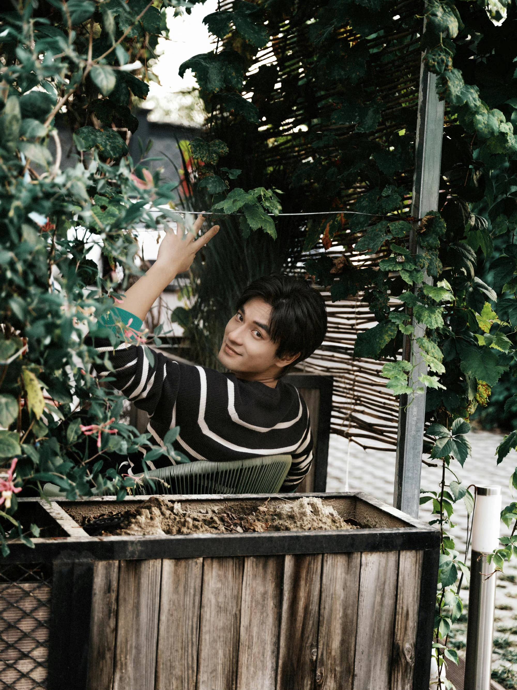 大片 欢娱影视演员郑凯 释出秋日时尚大片。 ???