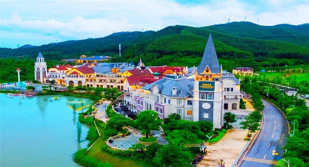 国际路亚基地9,拓展训练基地10,美的鹭湖岭南花园酒店11,白鹭木屋酒店