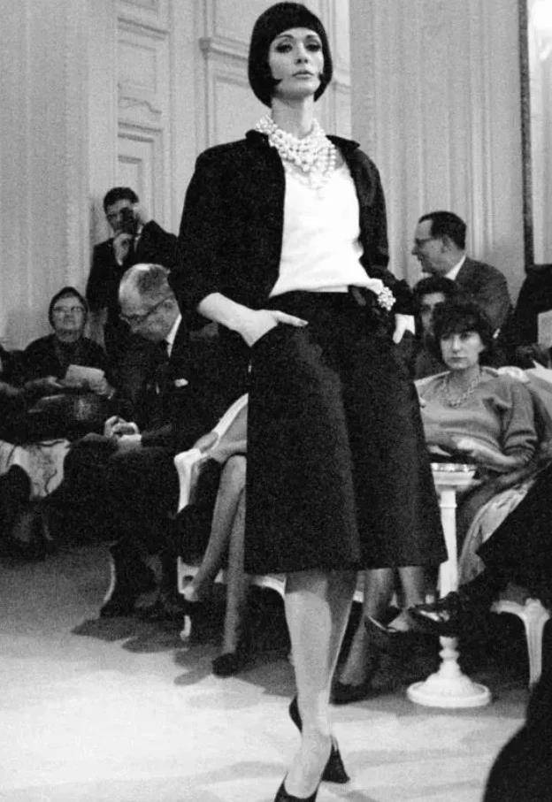 玛利亚·加 DIOR举办时尚秀，风格凌乱被质疑抄袭其他奢侈品，设计遭差评