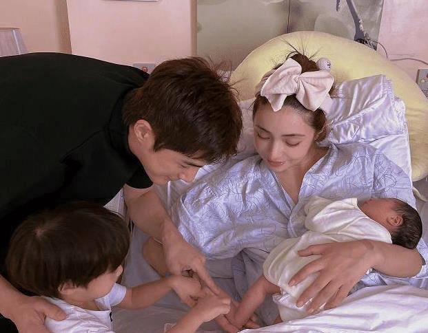 饮食|麦迪娜姜潮二胎出生，却因起名引起矛盾，婆婆不同意孩子姓氏改变