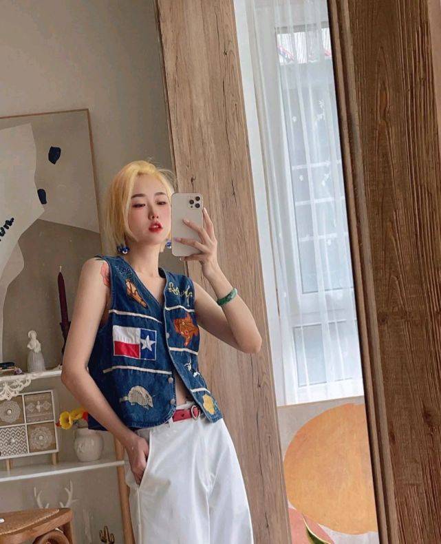 服装 谁说牛仔外套过时了？只要选对了服装款式，可以惊艳四座