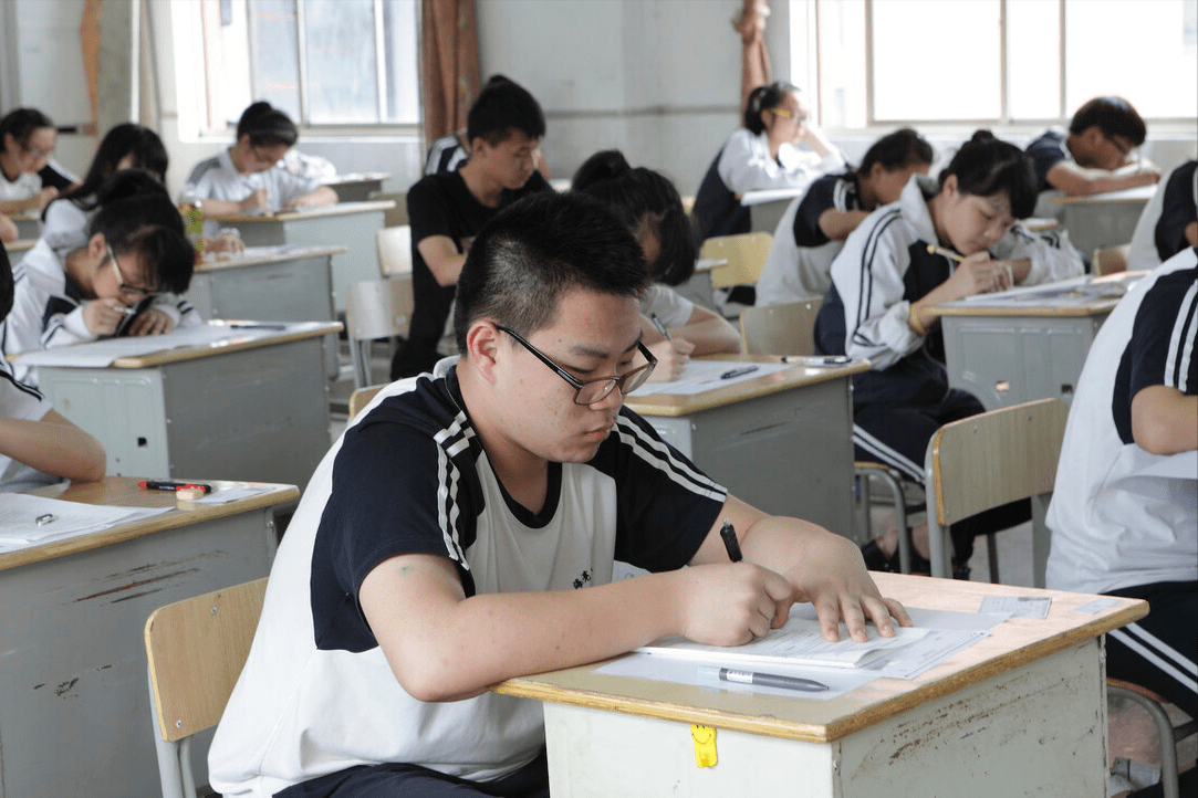 全国最好的高中是不是人大附中 9e1e67e9ecfa4ca5ae3e25bfe566fdb4.png