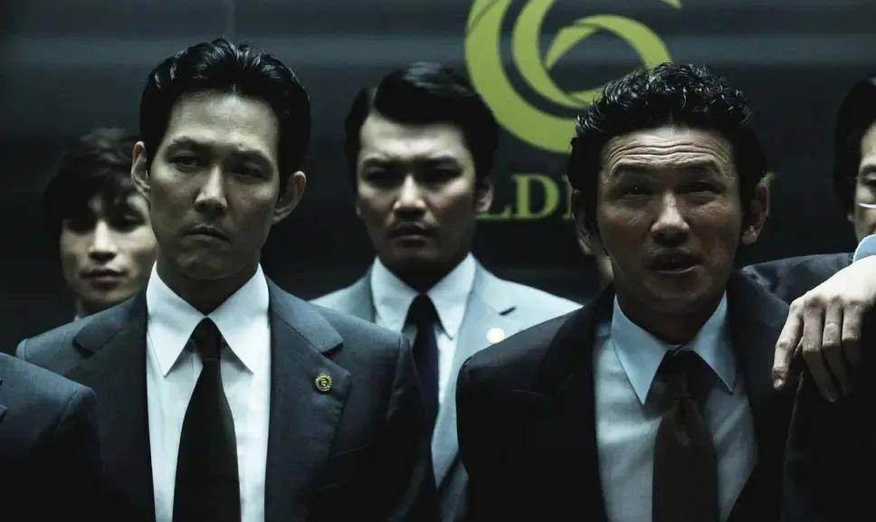 新世界|比起32万人打出8.9的《新世界》,《鱿鱼游戏》还是差一点