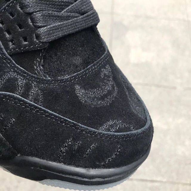 Brand主理人辟谣？KAWS x AJ4新联名Sample被曝光，只蹭蹭不发售？