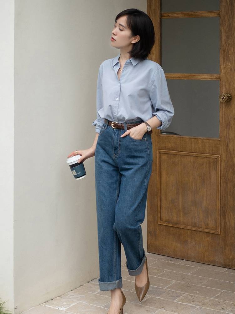蓝色 上班的女生怎么选择衬衫？浅蓝色衬衫配西装裤或半身裙，就很好看