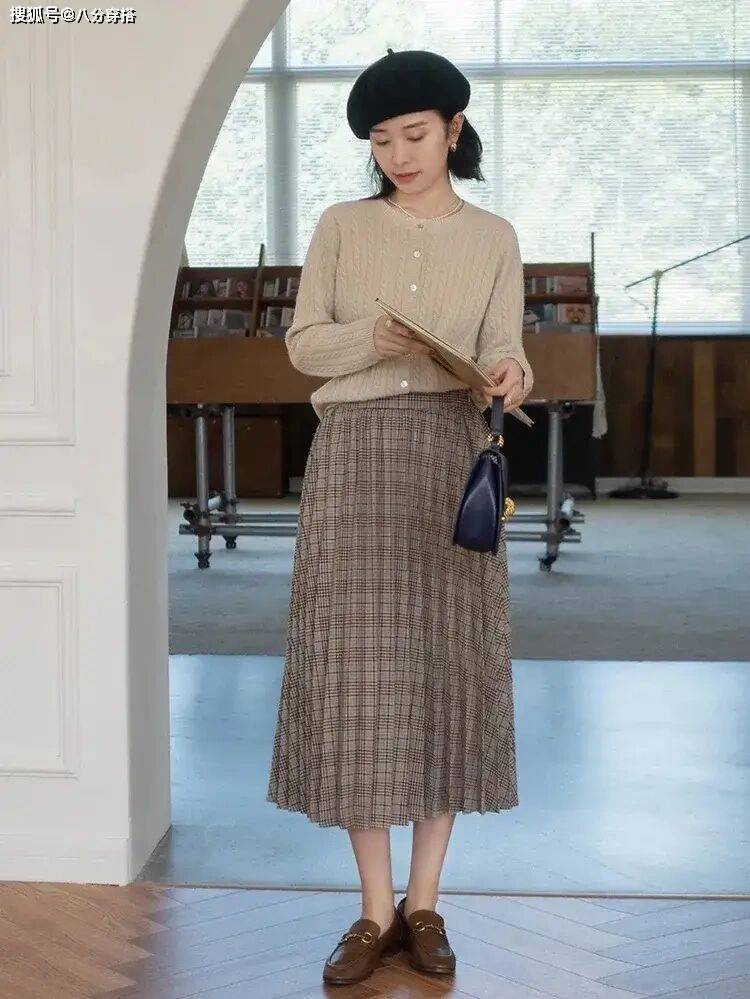 设计 真正洋气的女人，秋天都借鉴这几组穿搭公式，日常实用又百搭