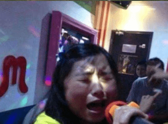 幽默笑話：大學第一天軍訓，教官對著我就是一腳... 搞笑整蠱 第8张