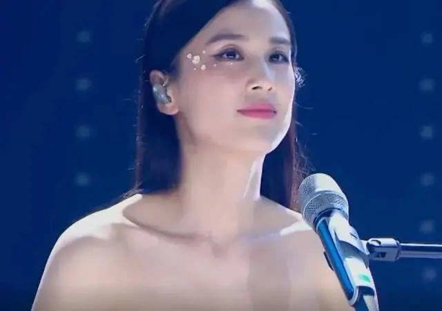 因为脸肿成猪头，神仙姐姐怎么变样儿了？