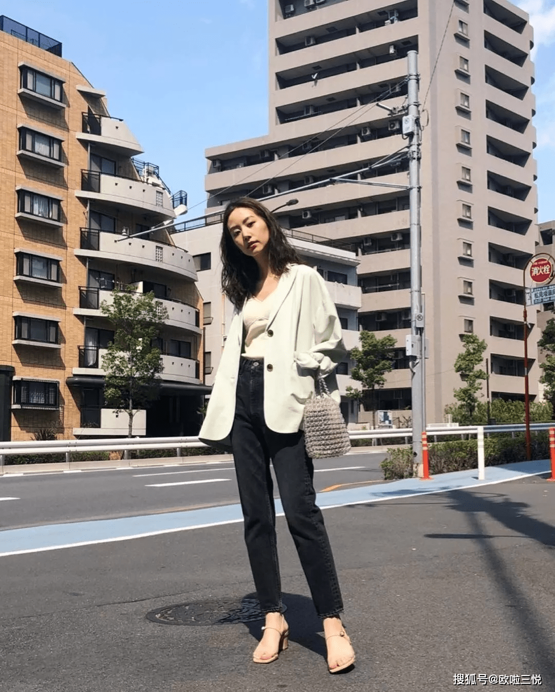 卫衣 今秋 5种小黑裤穿搭,让你秋冬更洋气~