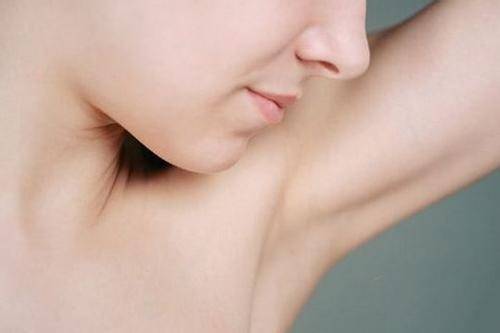 海带|肝脏不好,身体会出现“一处变臭、两处冒痘”,别再傻傻不知道了