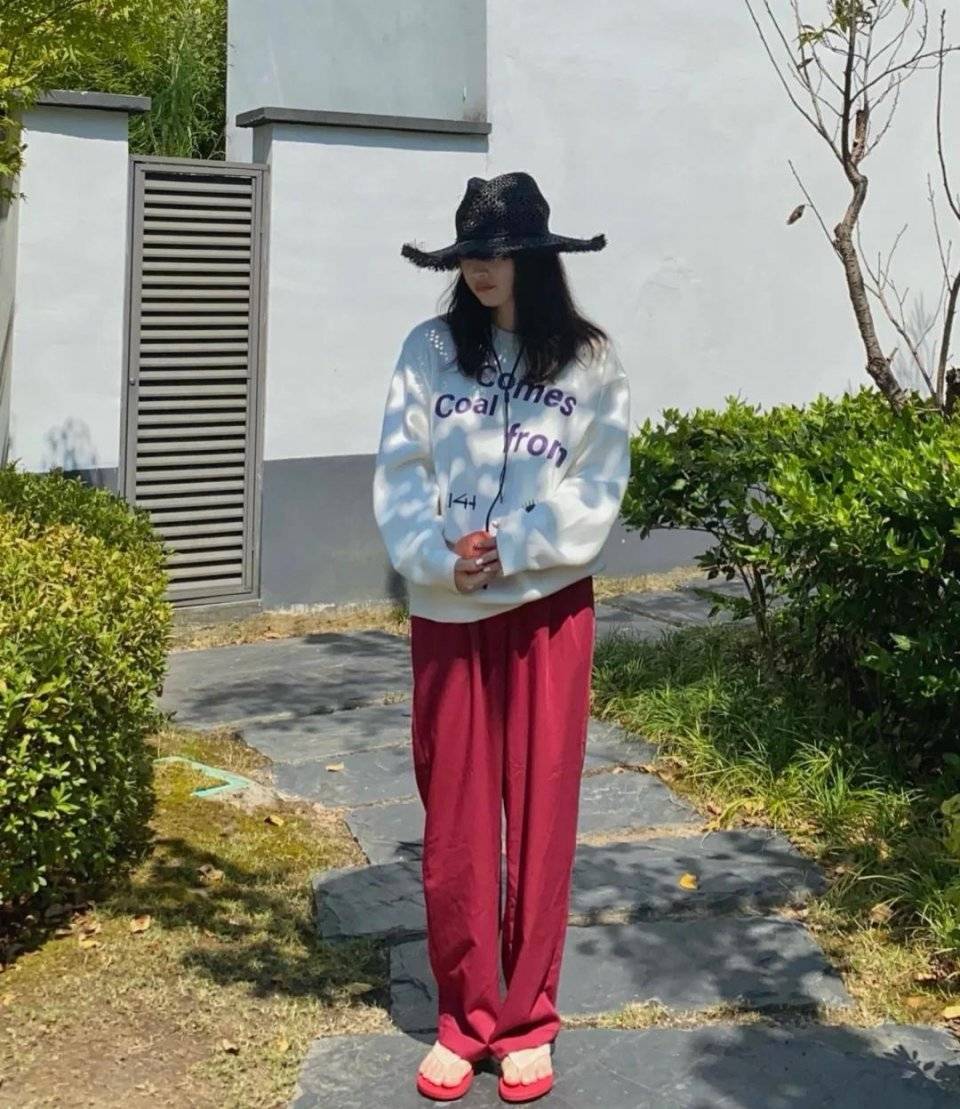 爱好 卫衣穿搭指南：卫衣+牛仔阔腿裤，简约又洋气，20+微胖小姐姐照穿