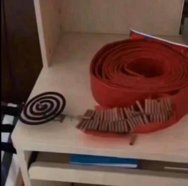 搞笑gif動圖：妹子這皮膚顏色不太對啊，害我大老遠跑過來 搞笑整蠱 第8张