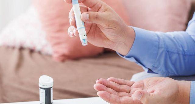 生活|空腹血糖正常上限是6.1，但是大于5.5时，就要积极预防糖尿病了