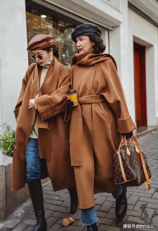 高跟鞋 鞋子重在质量不在数量,大龄女性备好这三款,时尚百搭有气质