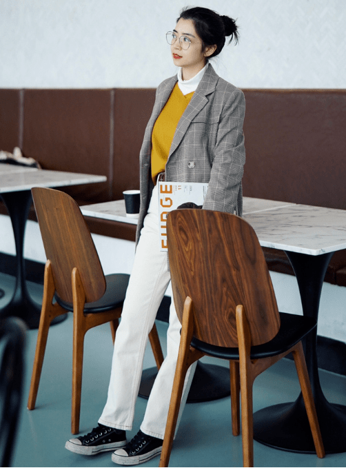 女生多少岁可以穿西装 c28c85b958b04644823b15bb4a084e76.png
