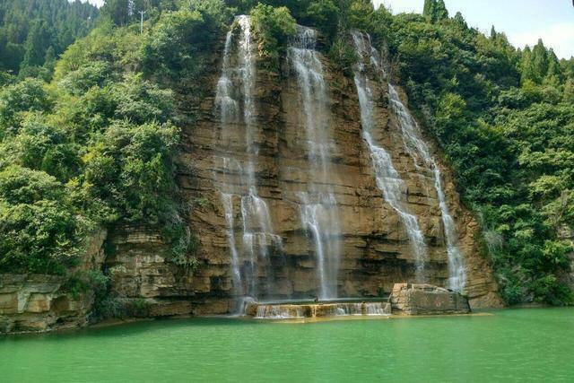 黄花溪的景色还是非常不错的,据说这个景区的门票很少会有差评的,这里