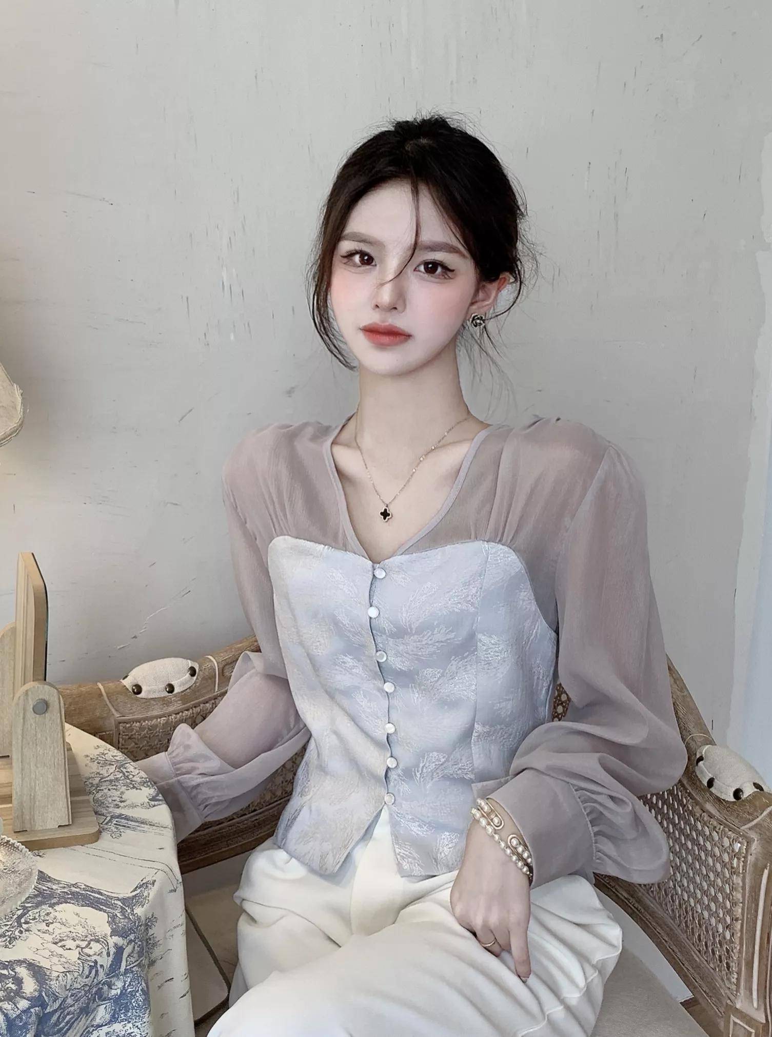 女郎 显逼格的穿着，宛若油画女郎般着装