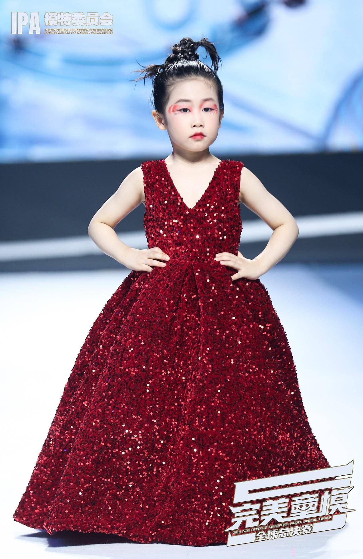 品牌第五季完美童模 亲善大使周懿辰现场走秀回顾