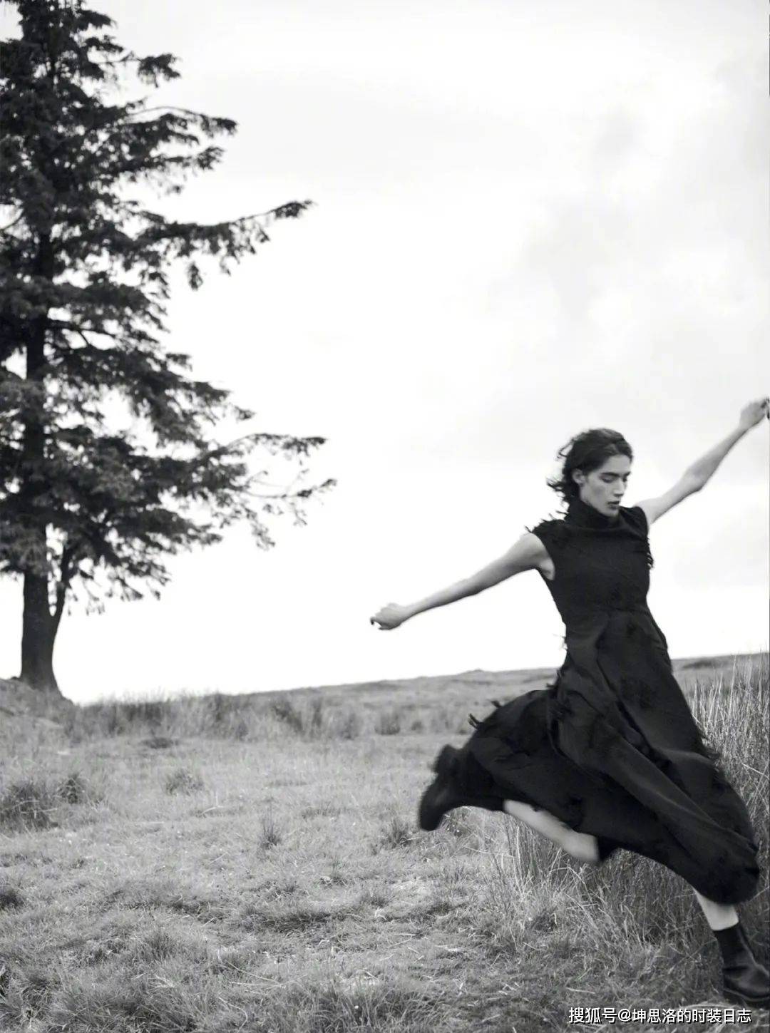 摄影 英国版时尚芭莎2021年十月刊时装大片合辑 浪漫秋日风景