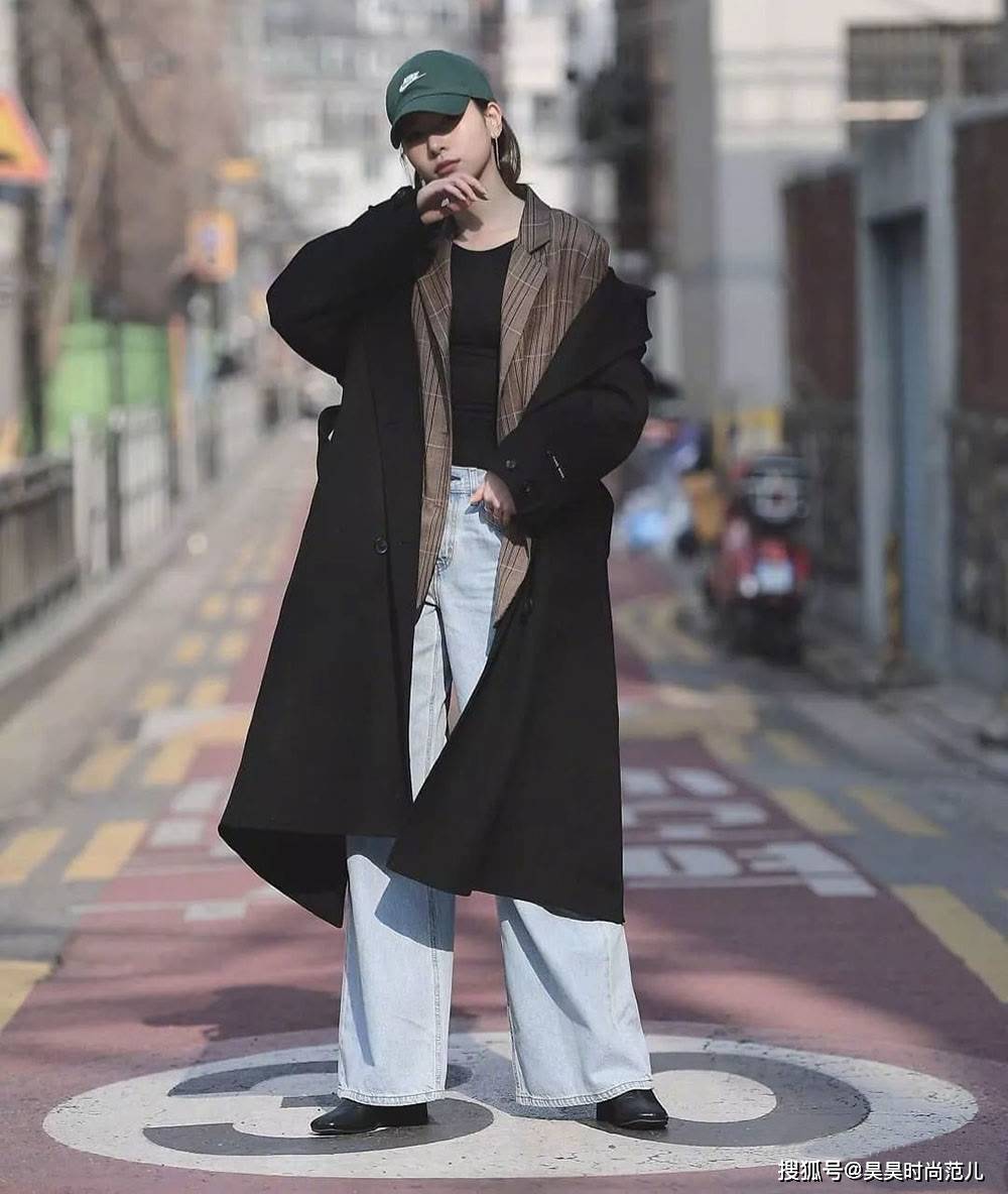 天气 入秋之后天气转凉，喜欢穿风衣就记住这4种穿法，时髦耐看显气质