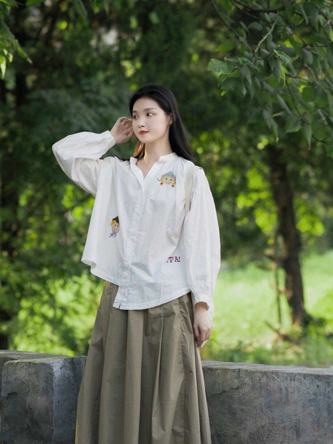 颜色 穿来穿去，还是简约温柔的“气质穿搭”更日常，清新自然又温柔