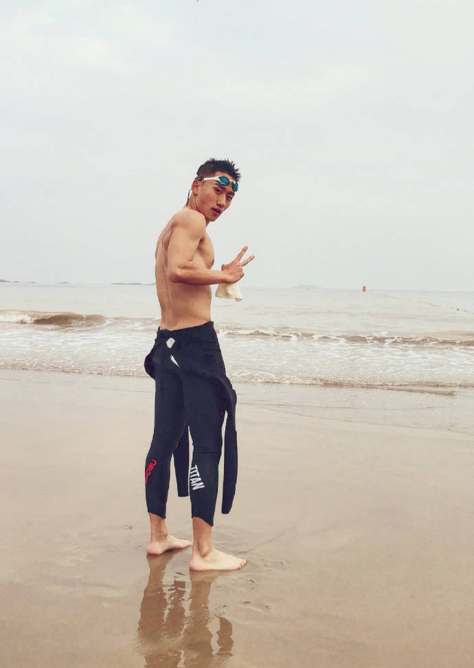 鐵人三項運動員身材果然精幹，每天騎行榨出一身汗，體能棒棒噠！ 健身減肥達人 第7张