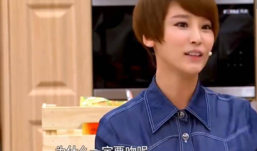 吴京|幼稚鬼吴京上线！得知谢楠要拍吻戏，特意提前跑到剧组跟妻子索吻