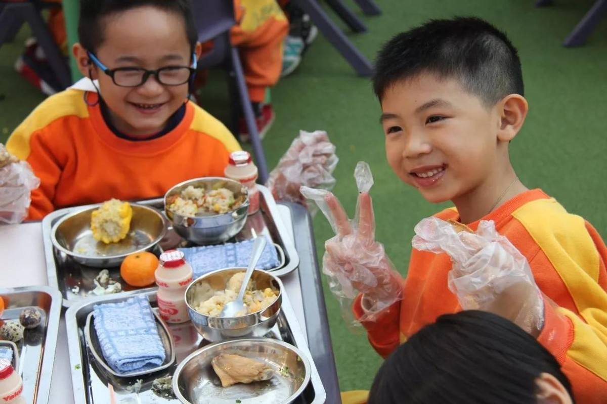 因为|深圳一幼儿园火了，只因为教师晒出“菜品”，7天不重样让人羡慕