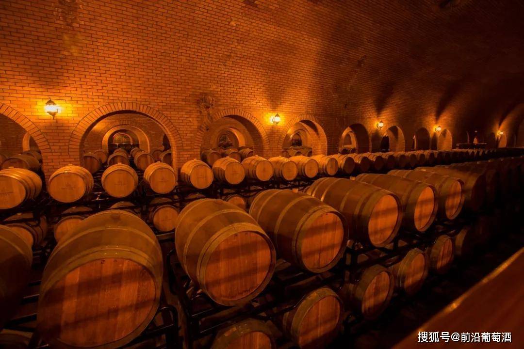 年份|葡萄酒收藏便于更好地品鉴,葡萄酒的溢彩流光、幻想与科学收藏