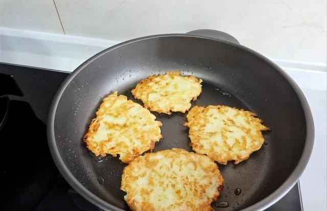 红薯|这位妈妈红遍了朋友圈，天天为家人做营养早餐，网友：幸福一家子