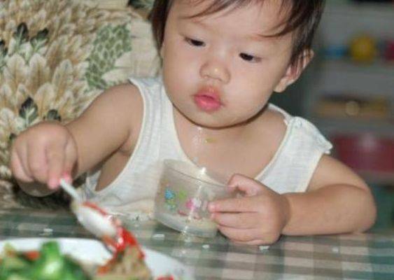 家长|6岁孩子脾胃虚,育儿专家找到原因:3种早餐还给孩子吃?真坑娃