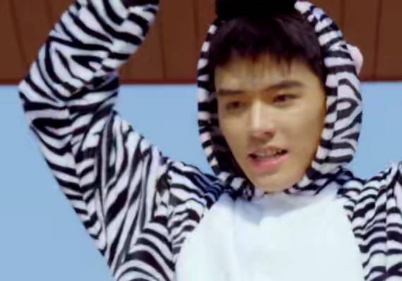 腹肌|更新10集，豆瓣好评满屏飘，笑出腹肌，龚俊新剧凭什么？