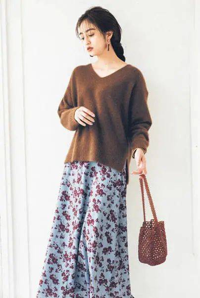 气质 大毛衣+半裙,才是2021秋冬最气质时髦的打开方式!