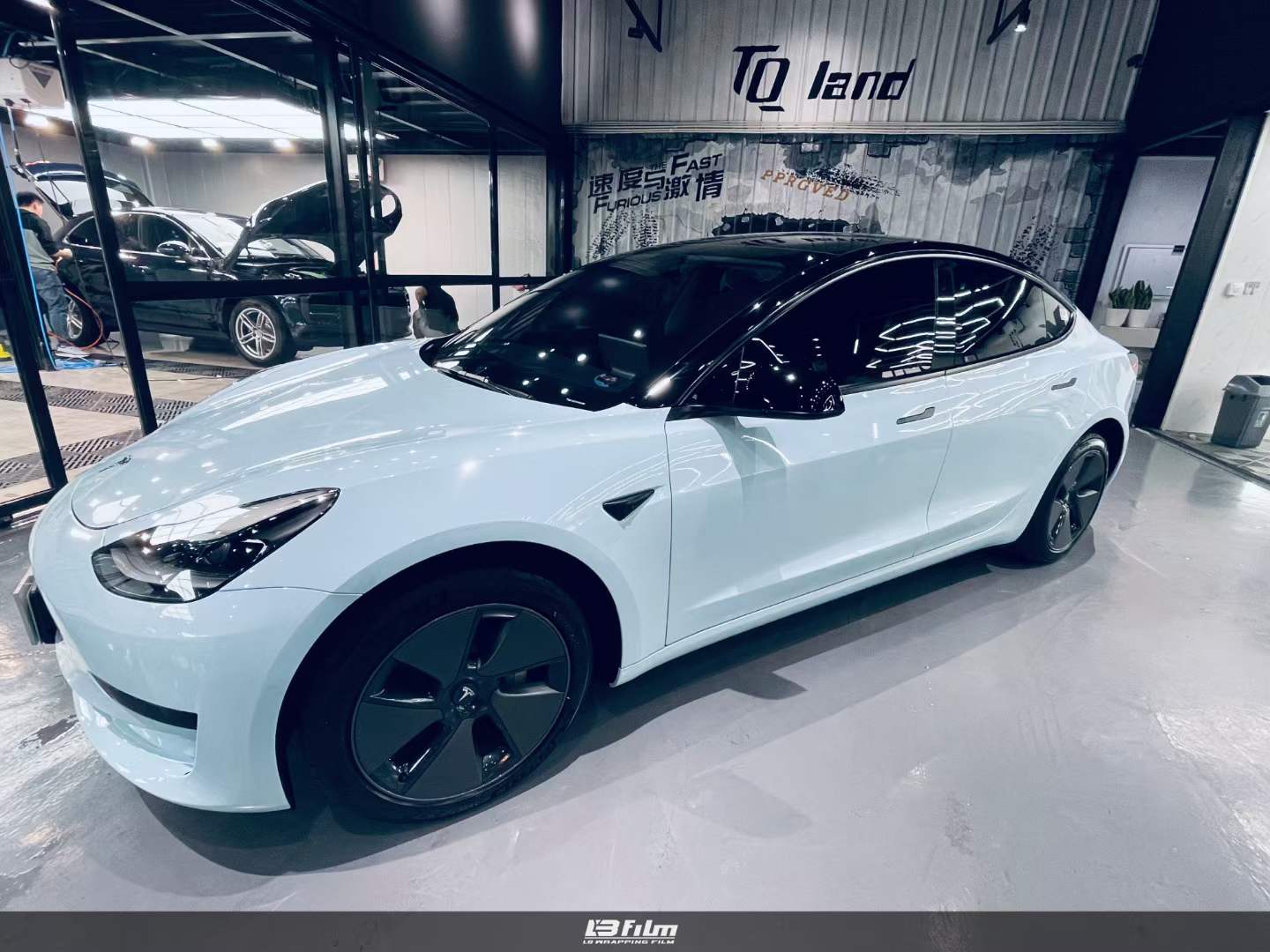 特斯拉-model3全车lb改色膜pet冰川蓝