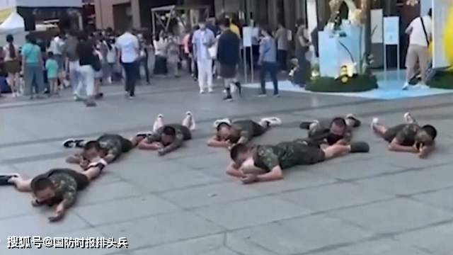 两岸紧张时刻 台新兵当街上演 当兵当疯了 台 陆军司令 悄悄去美国 台军 两岸紧张时刻 台新兵当街上演 当兵当疯了 台 陆军司令 悄悄去美国 台军