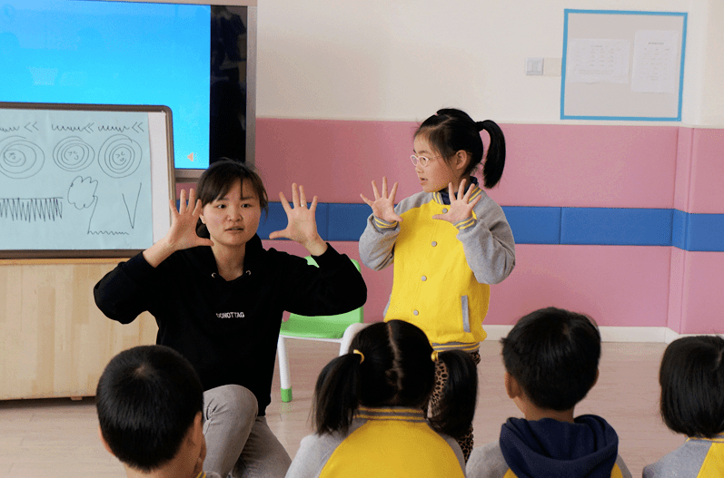 家长|公立和私立幼儿园截然不同，差距在小学逐渐显露，选错要尽早弥补