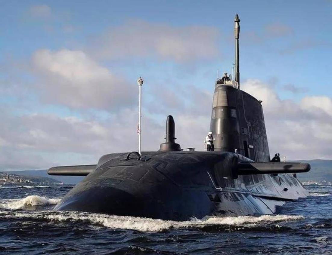 核潜艇的长波台通信资费简直贵的没朋友了每一个字价值几亿元