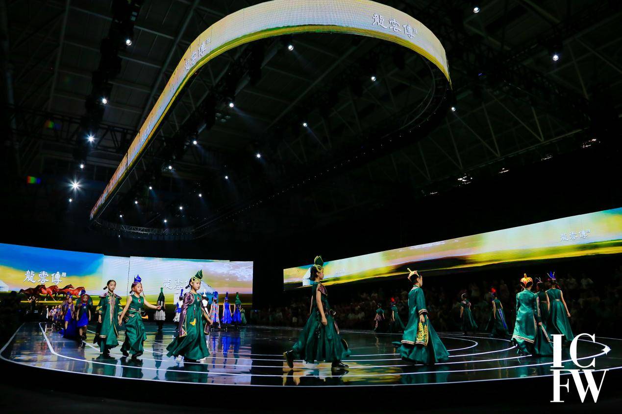 龍雲傳携少年牧童系列 亮相21西南国际少儿时装周 时尚