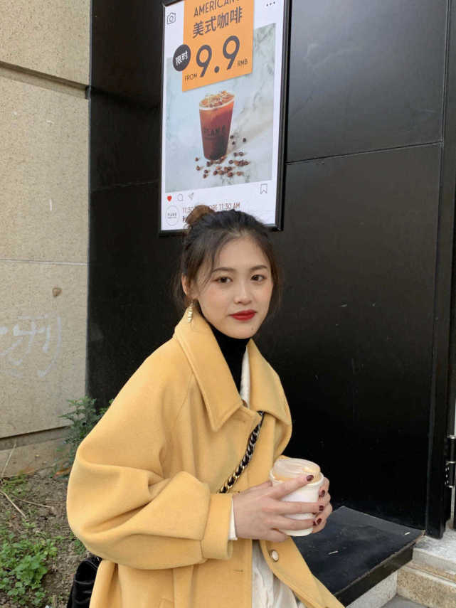 逐渐降温 降温了的秋冬,大衣搭配牛仔裤简约又洋气,让你美出圈了!