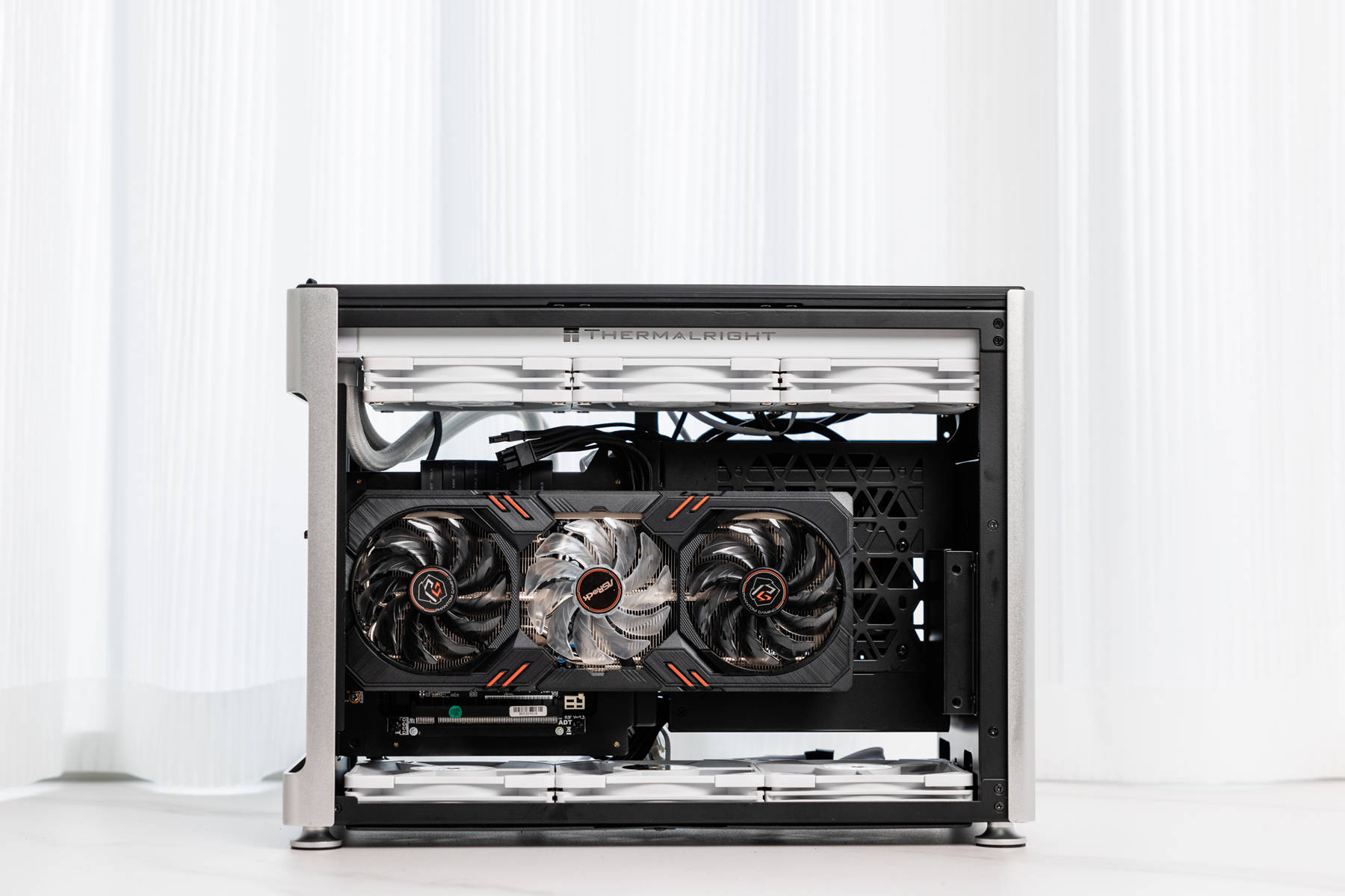 用rx 6600 xt搭建一台a4游戏向清爽itx主机是什么体验?