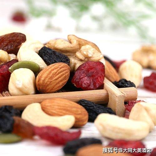 补充|女孩子超爱吃的这种零食,竟然会加速身体衰老!